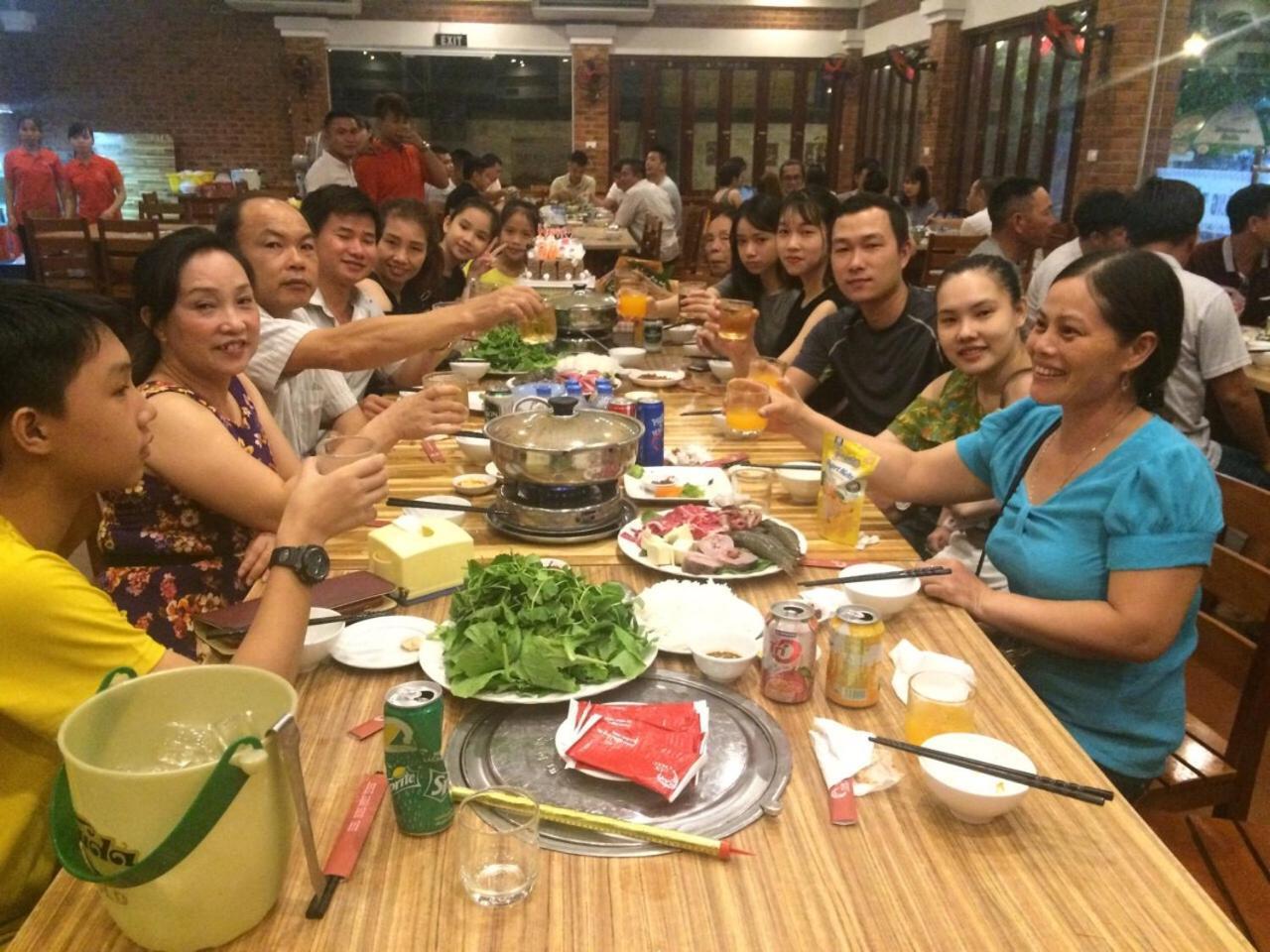 Отель Nha Nghi Phuong Dong Quang Tri Экстерьер фото