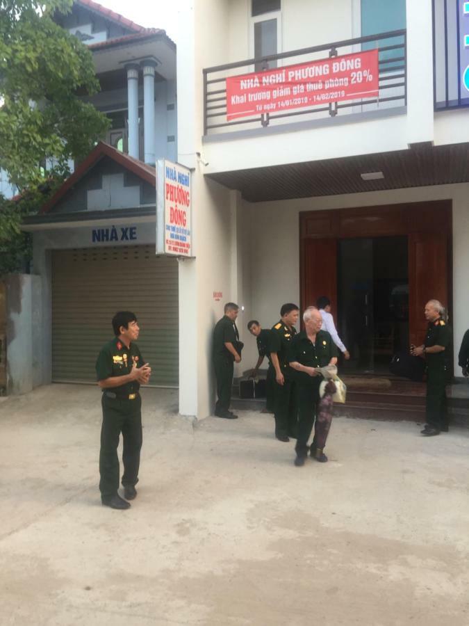 Отель Nha Nghi Phuong Dong Quang Tri Экстерьер фото