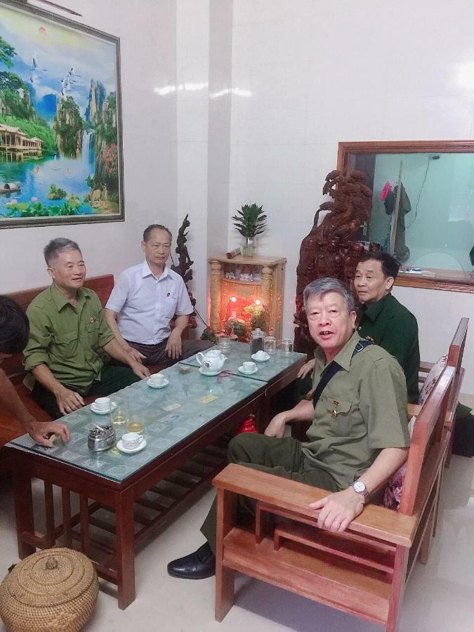 Отель Nha Nghi Phuong Dong Quang Tri Экстерьер фото