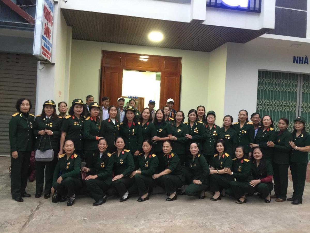 Отель Nha Nghi Phuong Dong Quang Tri Экстерьер фото